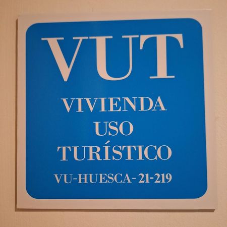 Otal Urban De "Casa Otal" Apartment Jaca Exterior photo