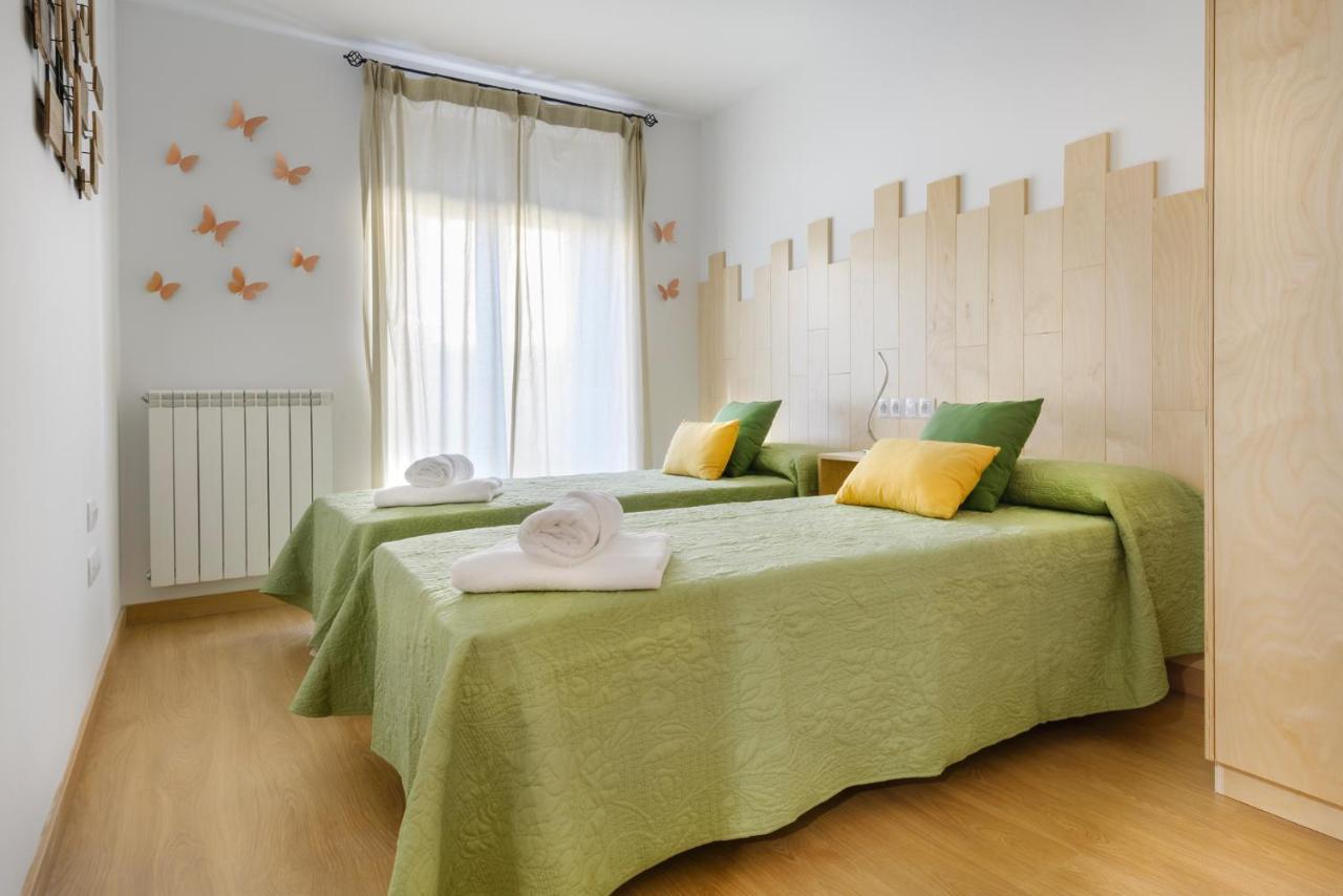 Otal Urban De "Casa Otal" Apartment Jaca Exterior photo