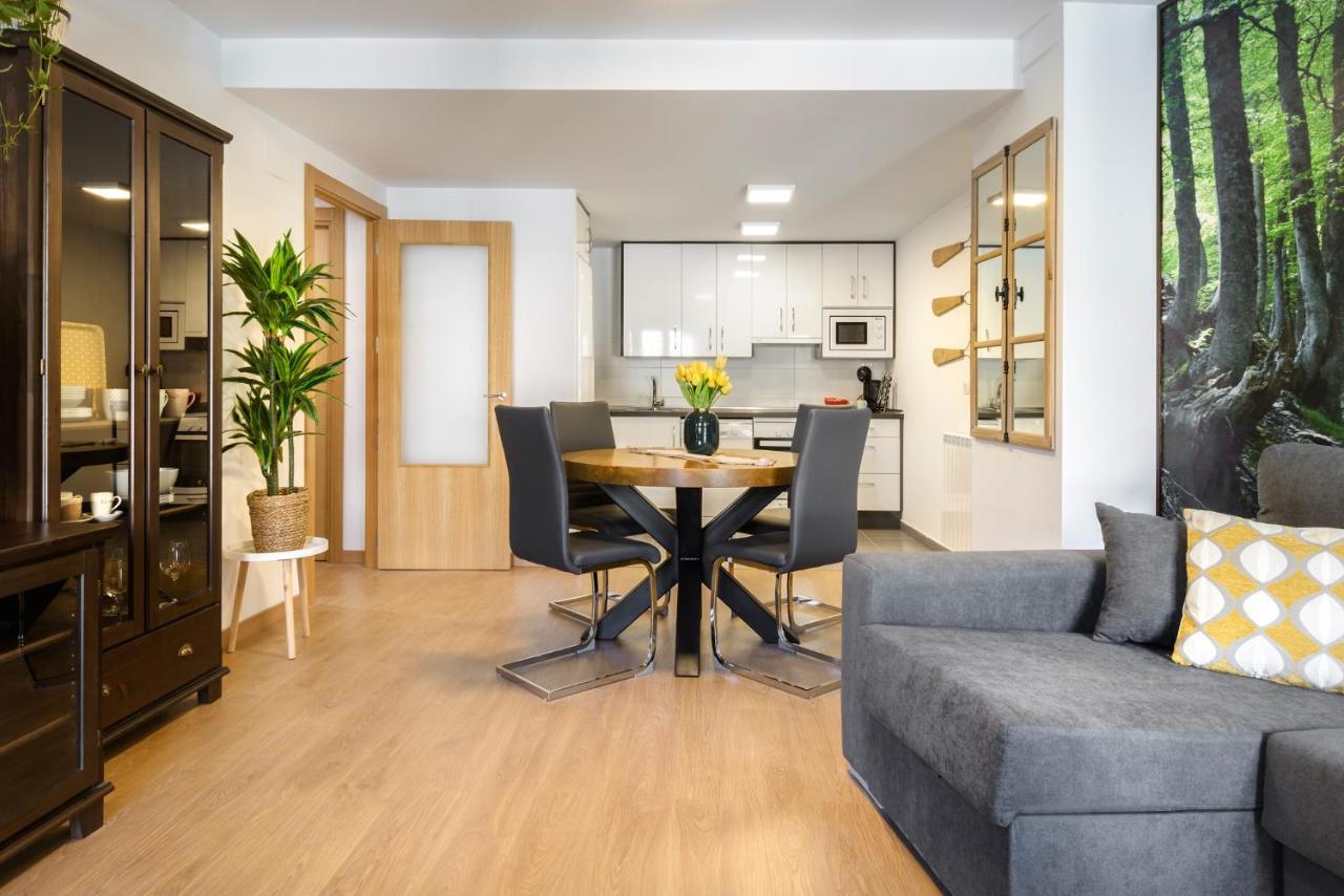 Otal Urban De "Casa Otal" Apartment Jaca Exterior photo